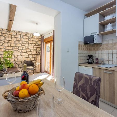 Apartmani Anita Dramalj Exterior foto