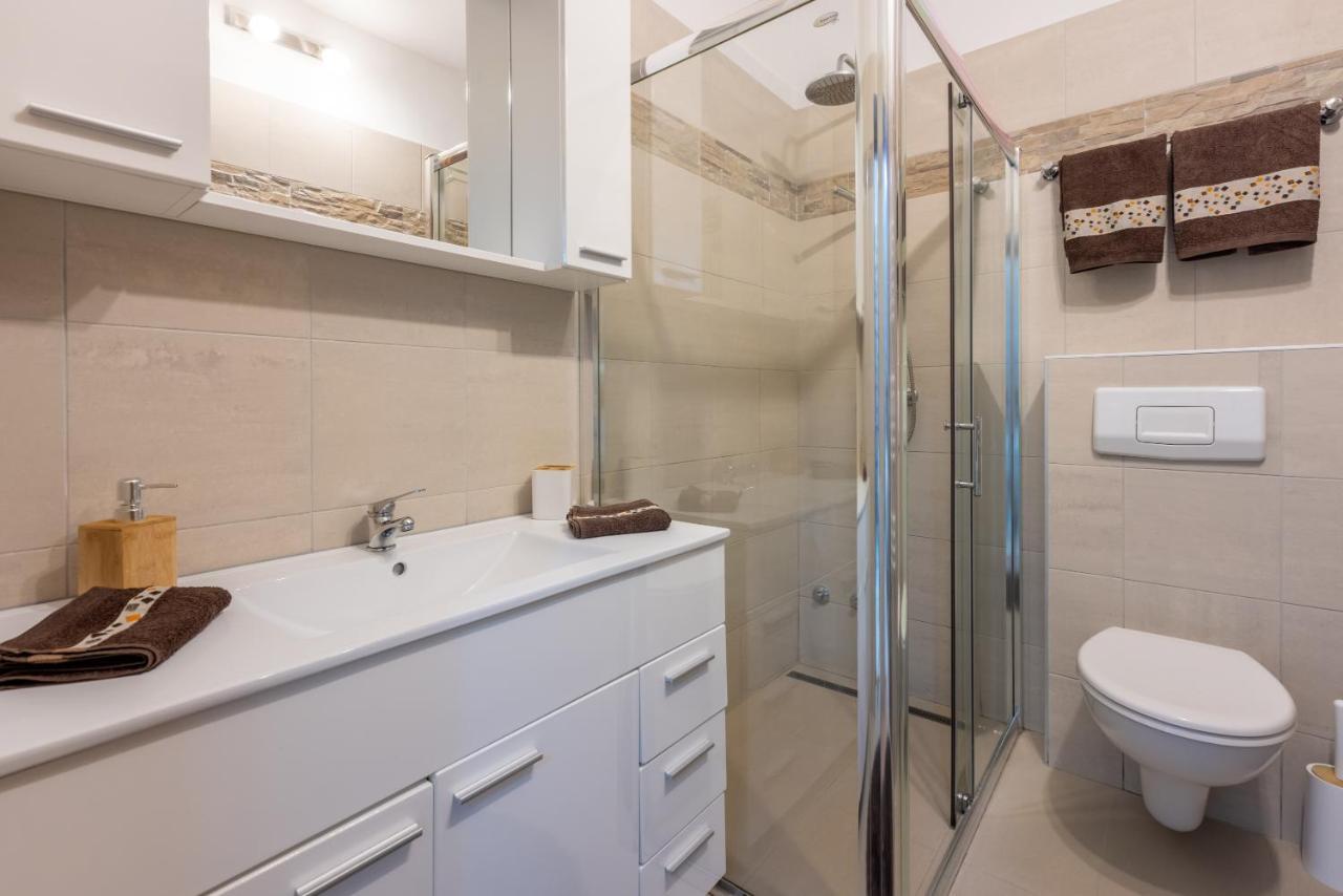Apartmani Anita Dramalj Exterior foto