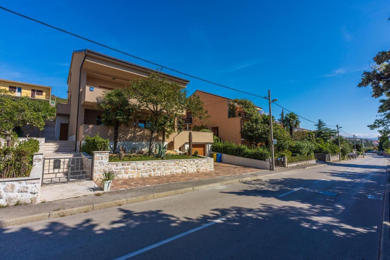 Apartmani Anita Dramalj Exterior foto